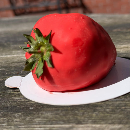 Strawberry Trompe l’Oeil